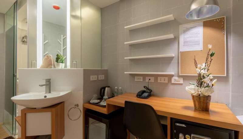 Selah Pods Hotel Manila Pasay Eksteriør bilde