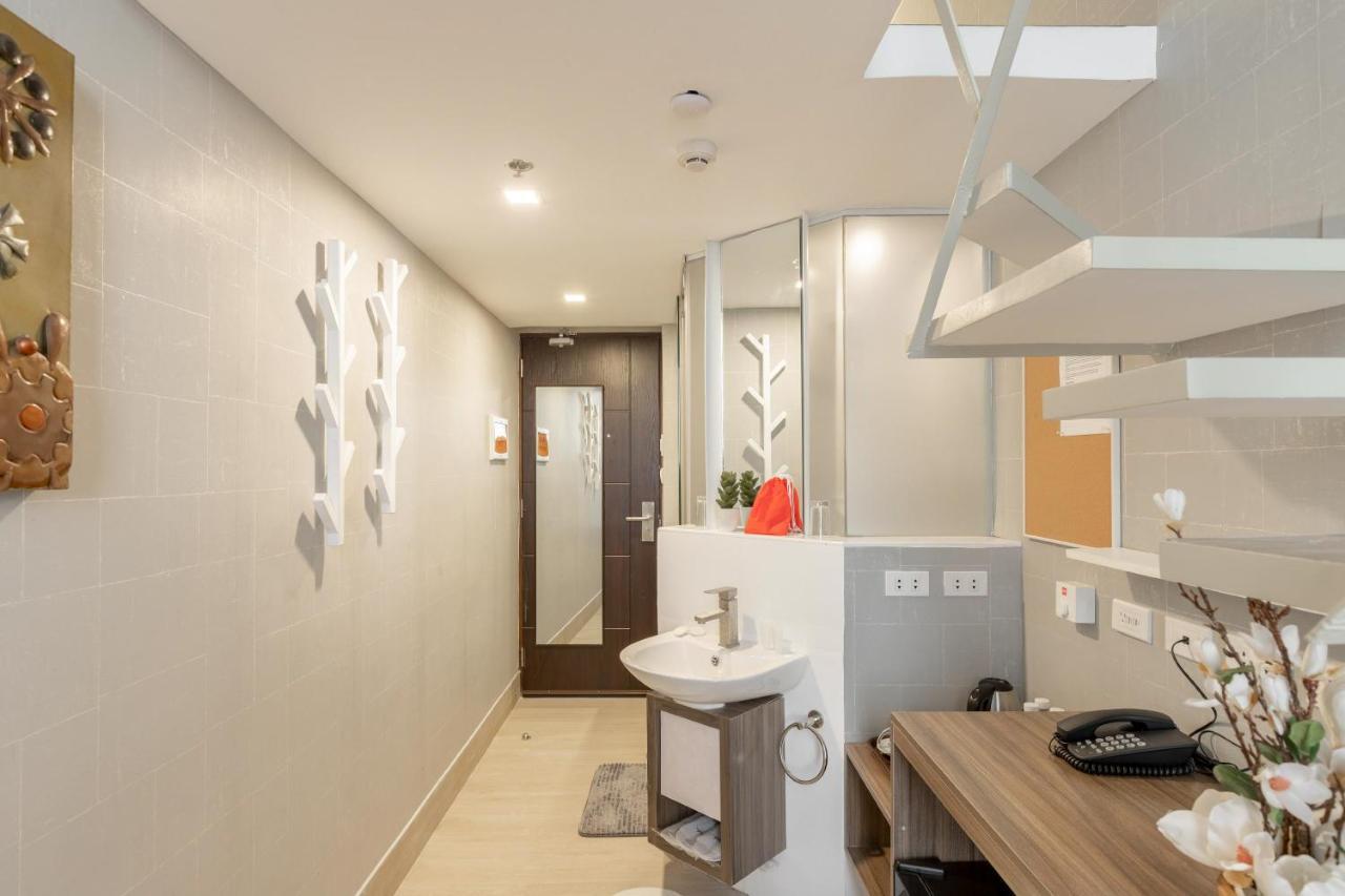 Selah Pods Hotel Manila Pasay Eksteriør bilde