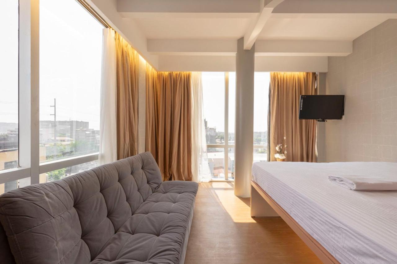 Selah Pods Hotel Manila Pasay Eksteriør bilde
