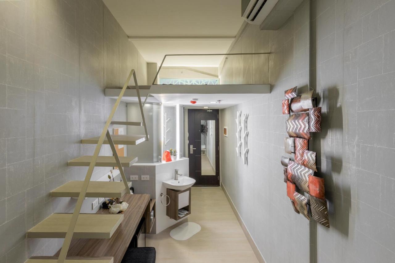 Selah Pods Hotel Manila Pasay Eksteriør bilde