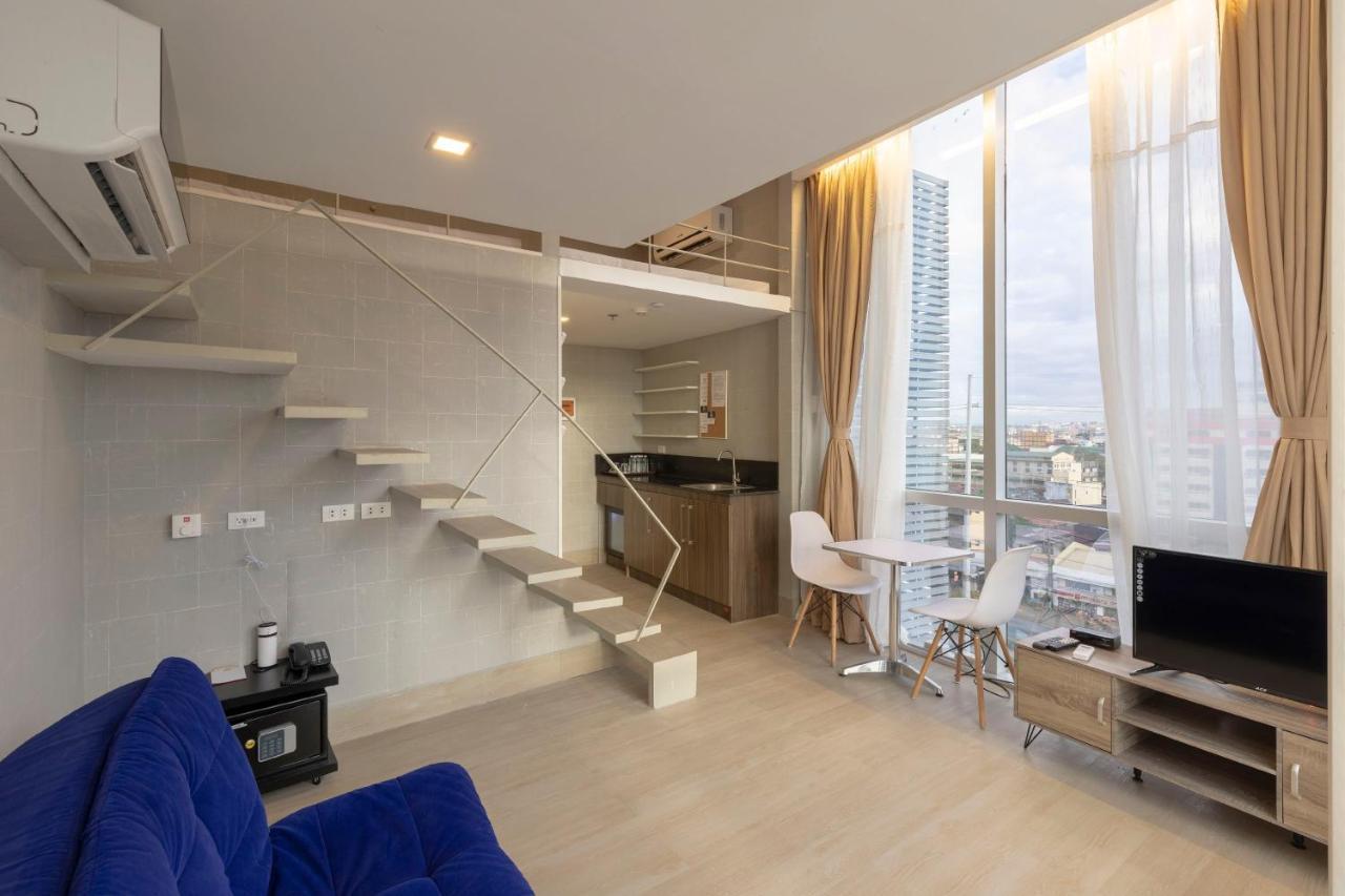 Selah Pods Hotel Manila Pasay Eksteriør bilde