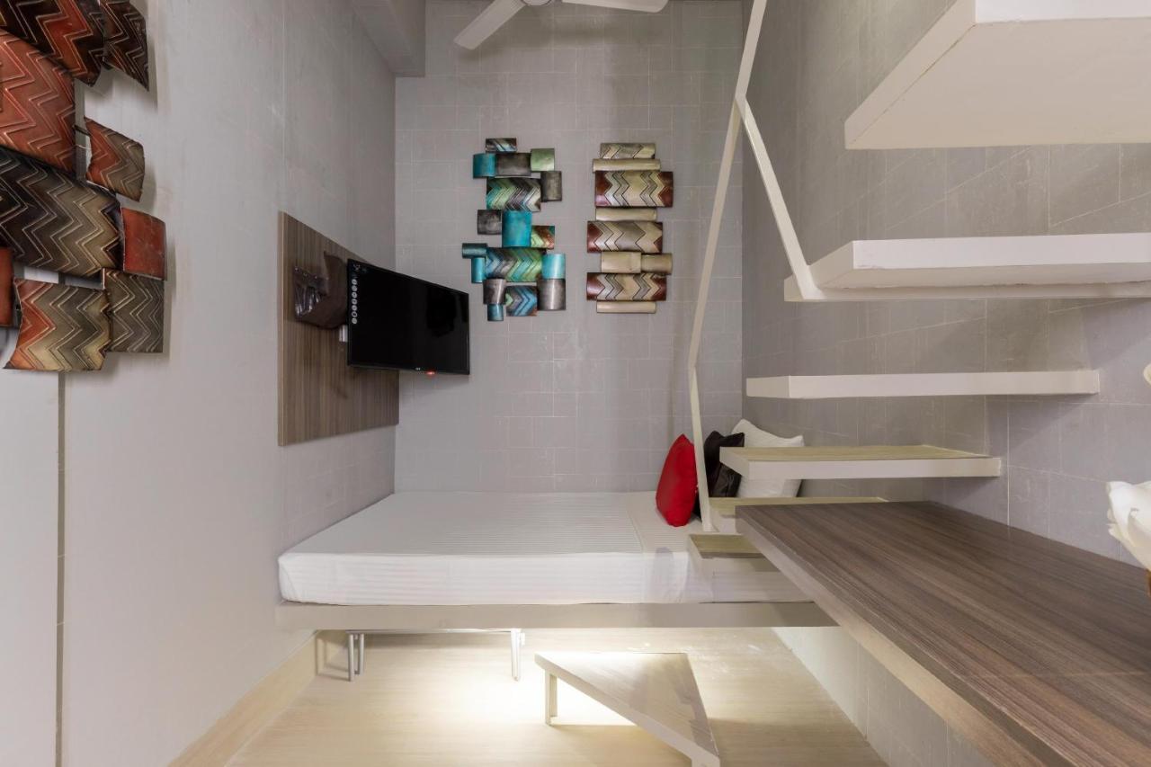 Selah Pods Hotel Manila Pasay Eksteriør bilde